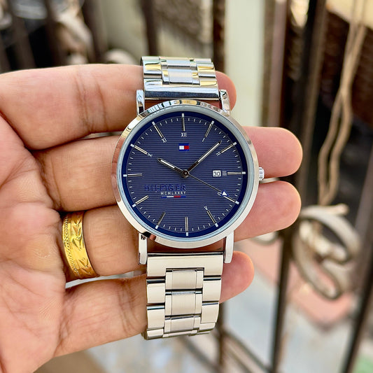 TOMMY HILFIGER – MODERN BLUE ELEGANCE