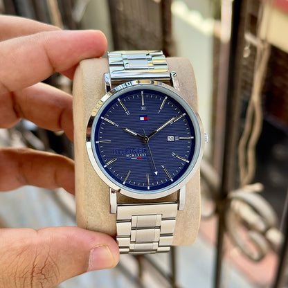 TOMMY HILFIGER – MODERN BLUE ELEGANCE