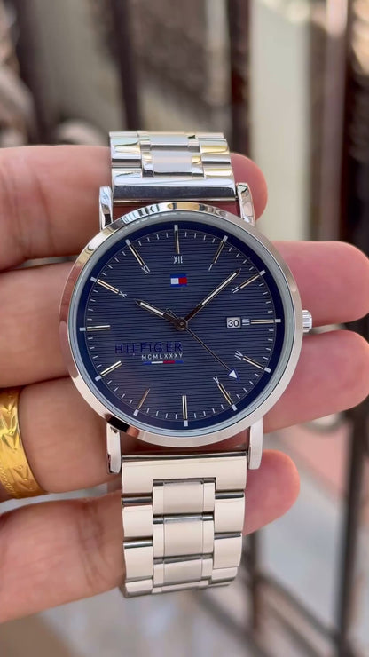 TOMMY HILFIGER – MODERN BLUE ELEGANCE
